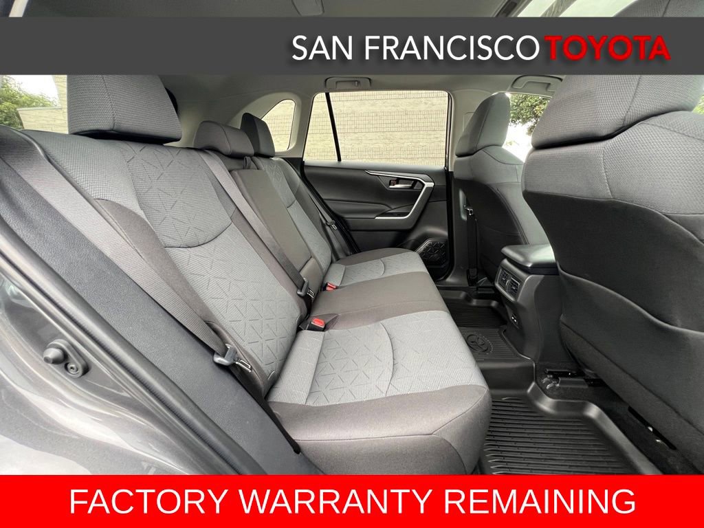 Used 2025 Toyota RAV4 XLE AWD/4WD image 18
