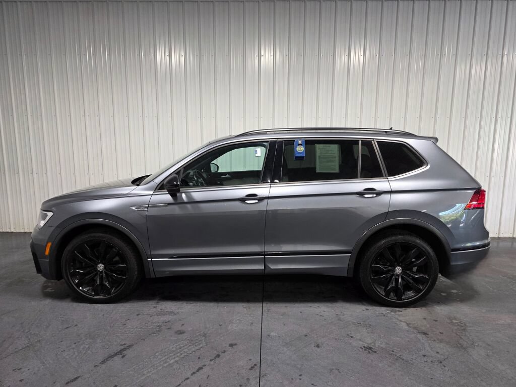 Used 2021 Volkswagen Tiguan SE R-Line w/ 3rd Row Seat Package AWD/4WD image 4
