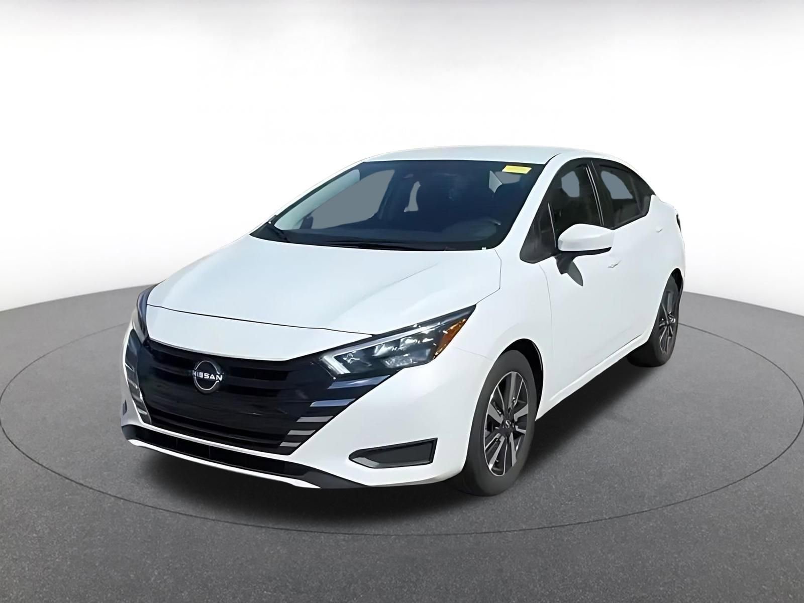 Used 2025 Nissan Versa SV image 7