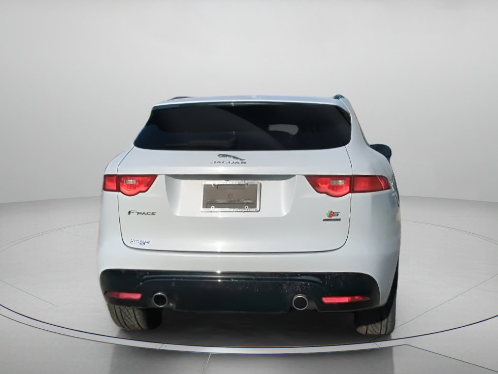 Used 2019 Jaguar F-PACE S image 24