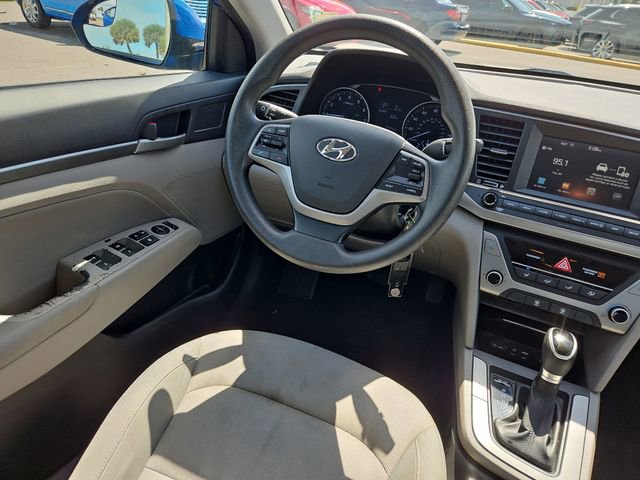 Used 2017 Hyundai Elantra SE image 9
