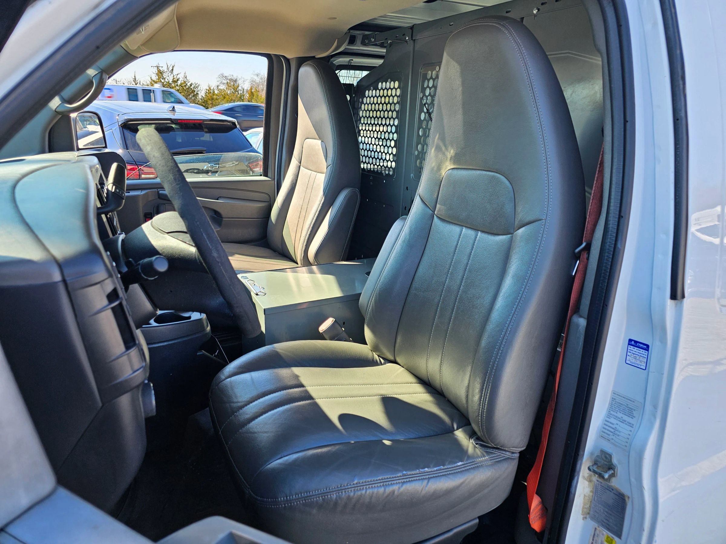 Used 2014 Chevrolet Express 2500 w/ Cold Climate Package image 8