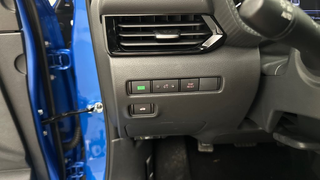 Used 2024 Nissan Sentra SV FWD image 21