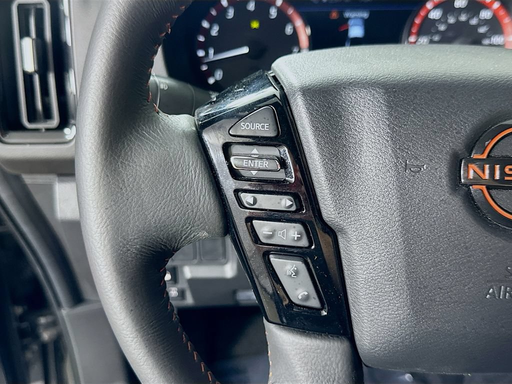 Used 2025 Nissan Frontier PRO-4X AWD/4WD image 21