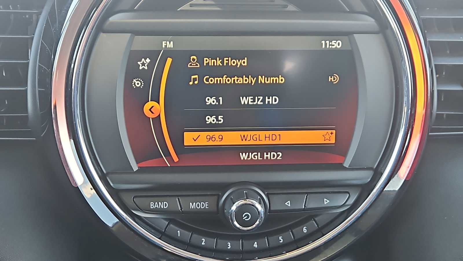 Used 2019 MINI Cooper 2-Door Hardtop image 12