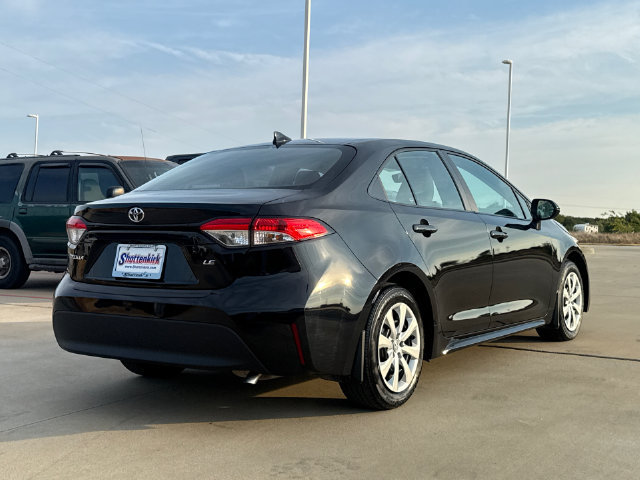 Used 2025 Toyota Corolla LE FWD image 8