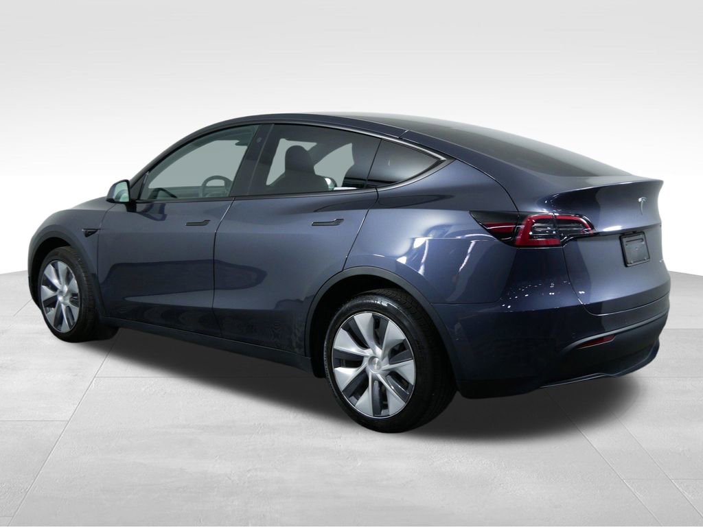 Used 2022 Tesla Model Y Long Range image 7