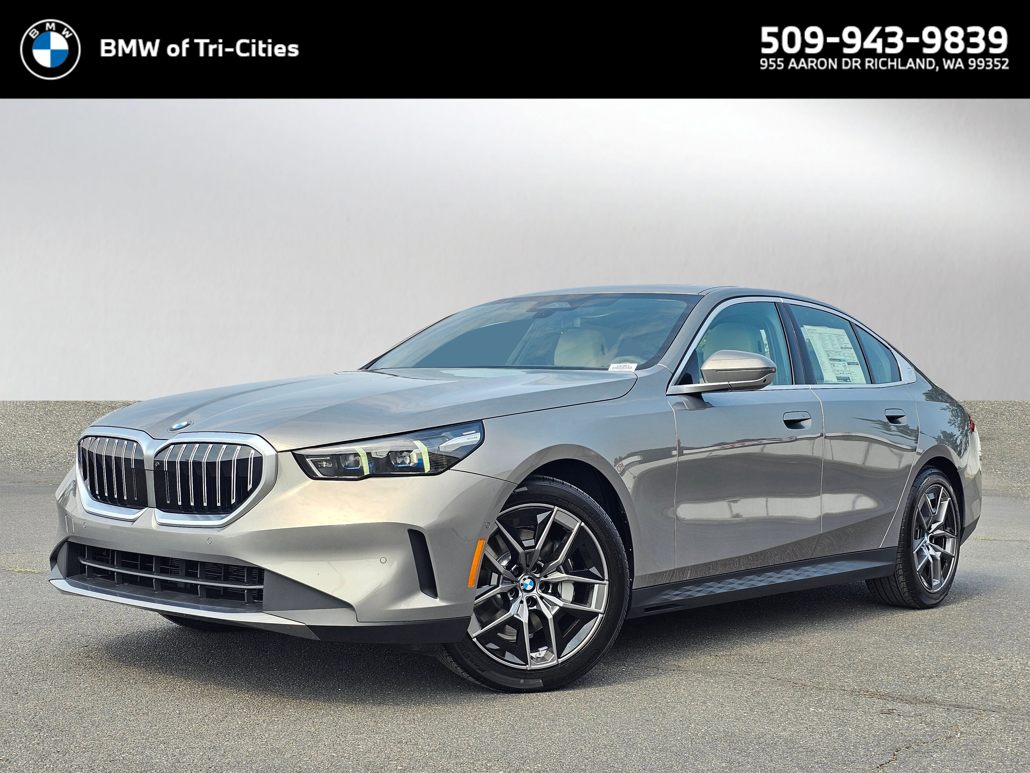 New 2026 BMW 530i xDrive w/ Premium Package