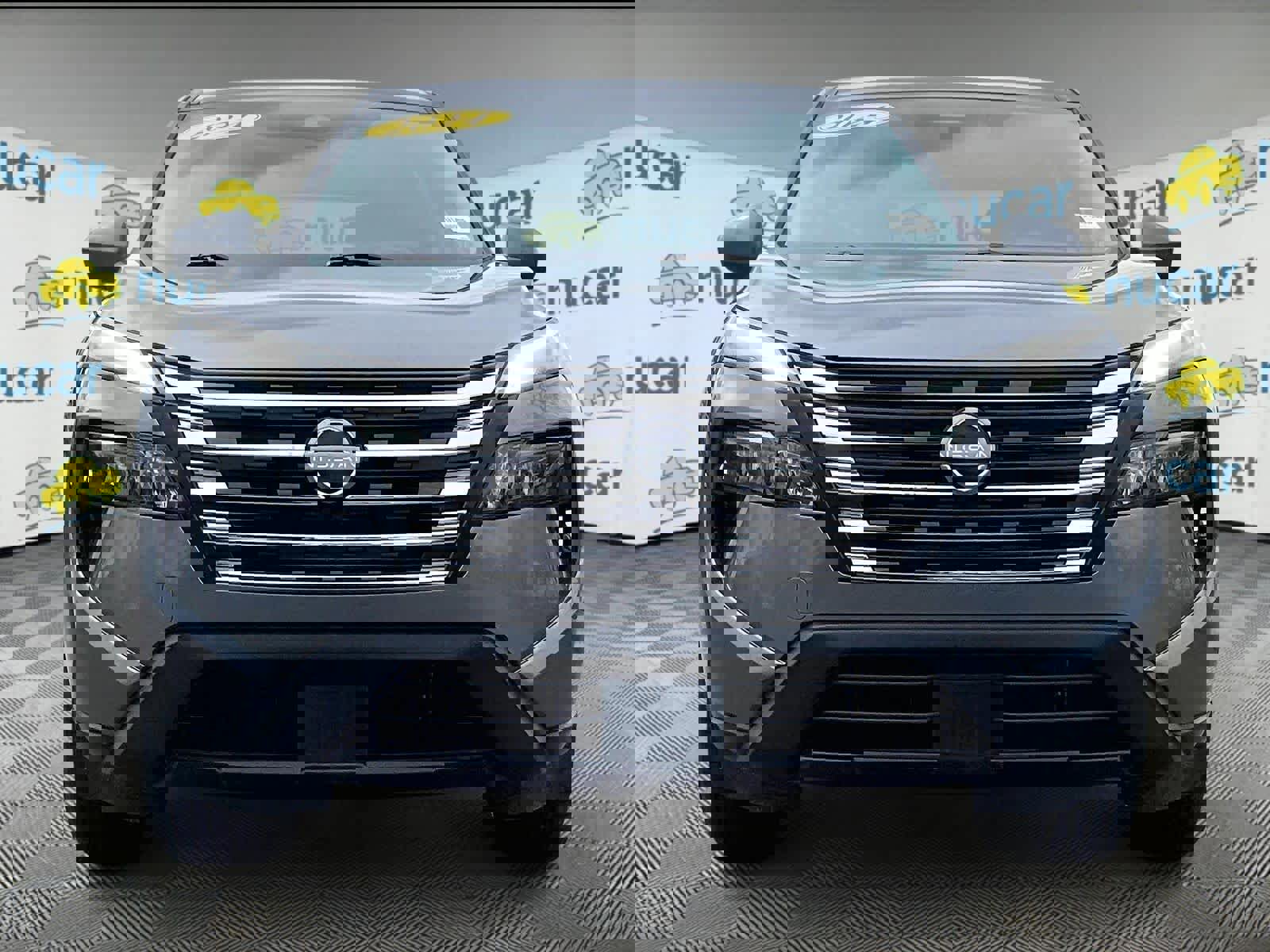 Used 2024 Nissan Rogue SV image 2