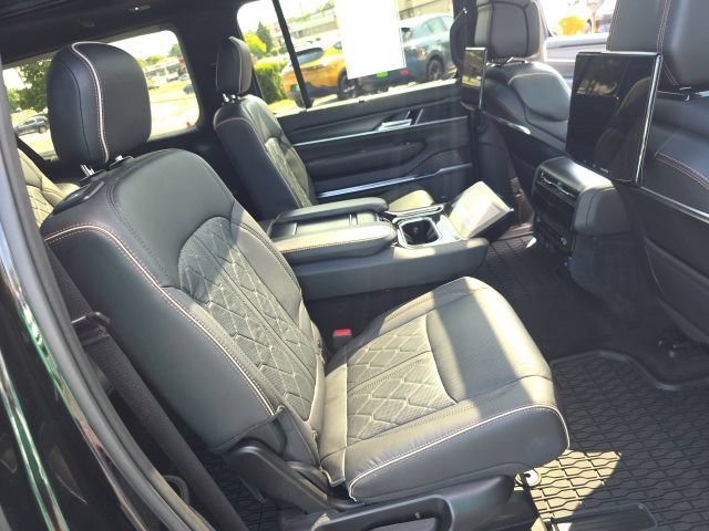 Used 2025 Jeep Grand Wagoneer L Series III w/ Rear Seat Video Group 1 AWD/4WD image 52