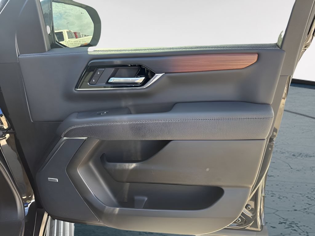 New 2026 GMC Yukon Denali w/ Sun & Power Step Package AWD/4WD image 13