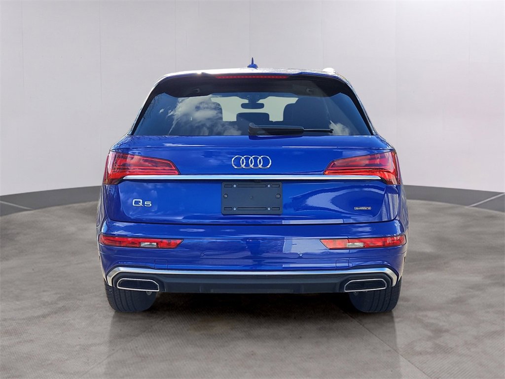 Used 2024 Audi Q5 e Premium w/ Convenience Package image 5