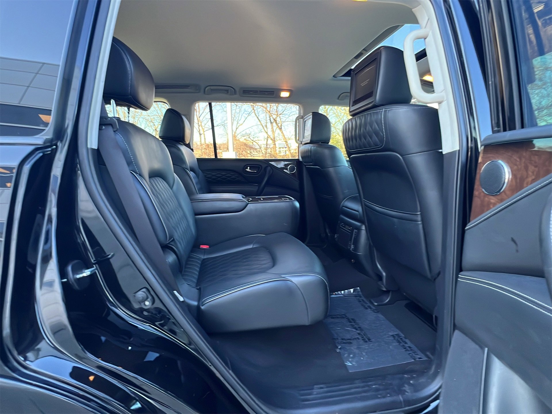 Certified 2018 INFINITI QX80 4WD w/ Deluxe Technology Package image 35