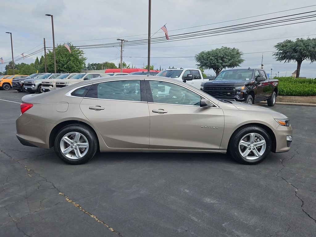 Used 2024 Chevrolet Malibu LT FWD image 7