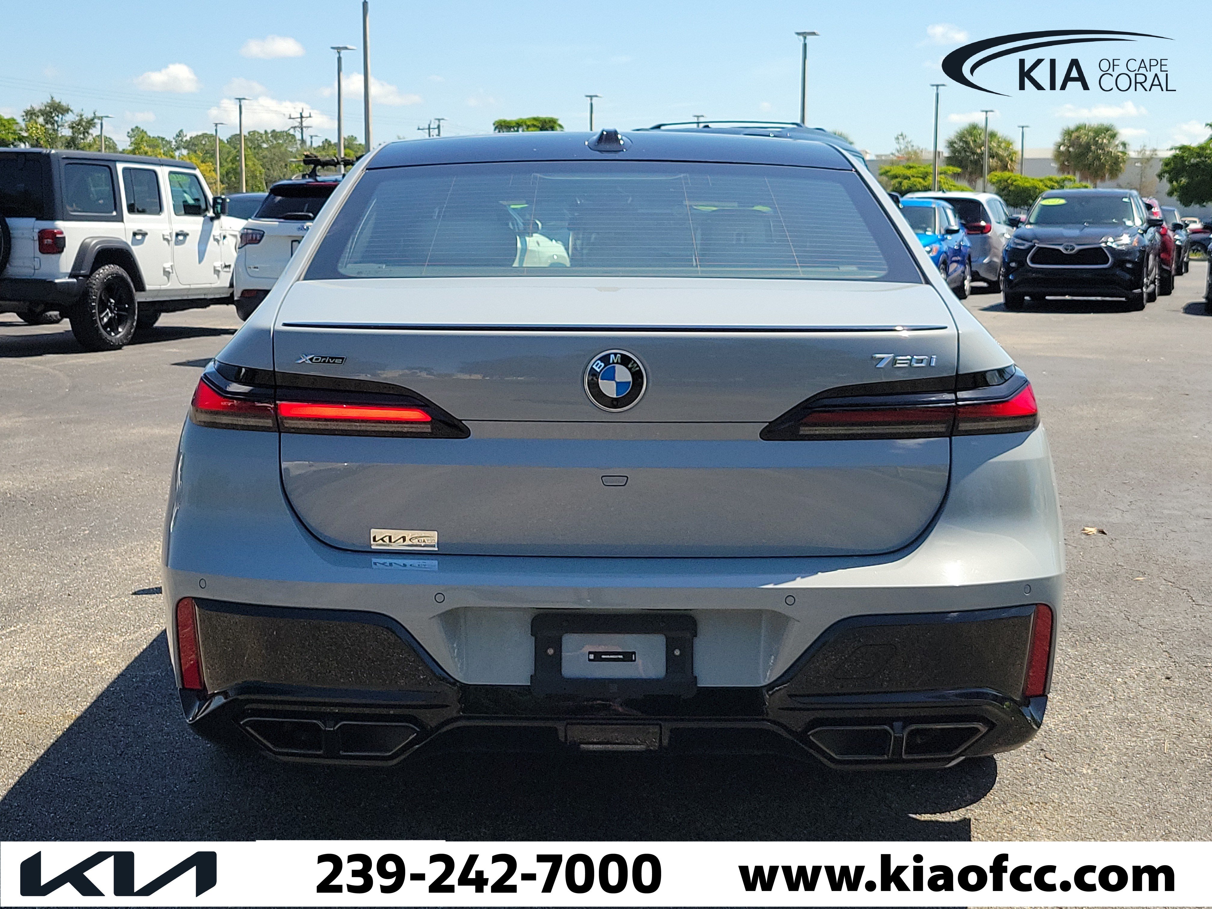 Used 2025 BMW 760i xDrive AWD/4WD image 5