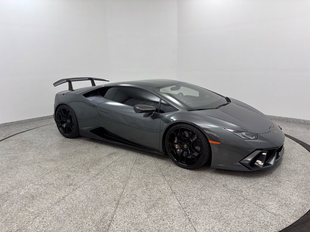 Used 2015 Lamborghini Huracan LP 610-4 image 21