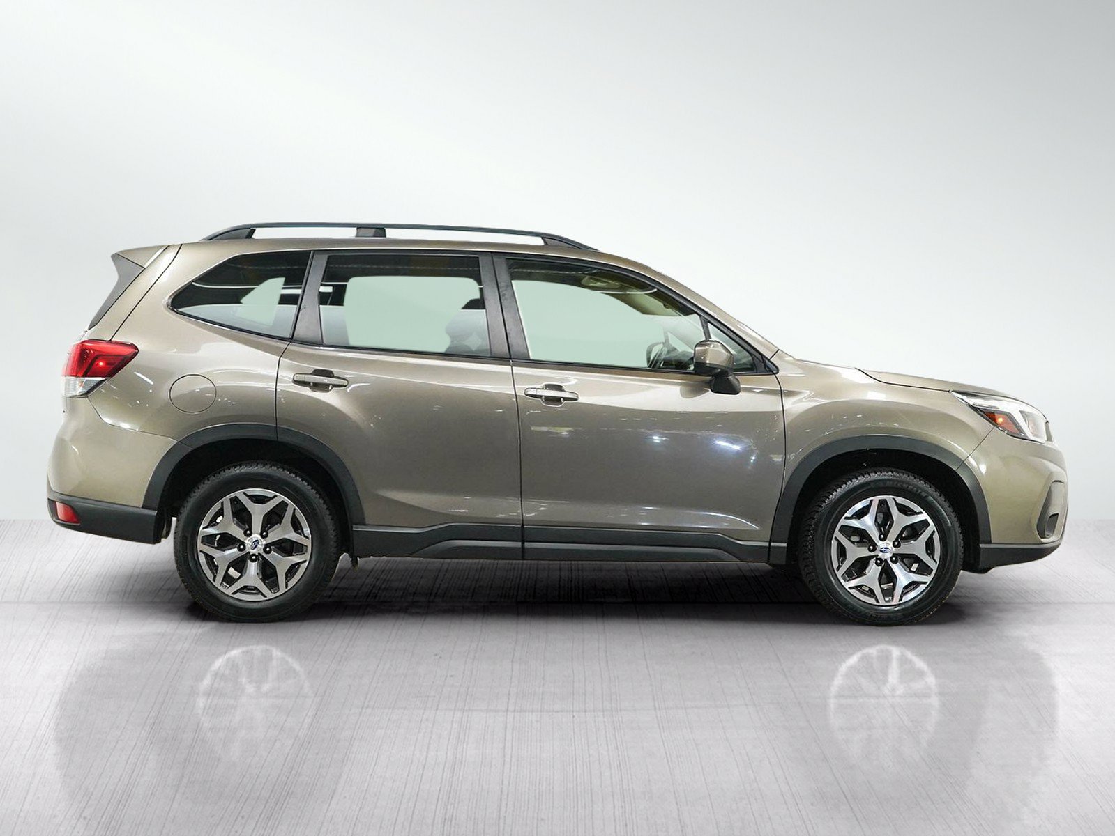 Used 2019 Subaru Forester Premium w/ All-Weather Package AWD/4WD image 6
