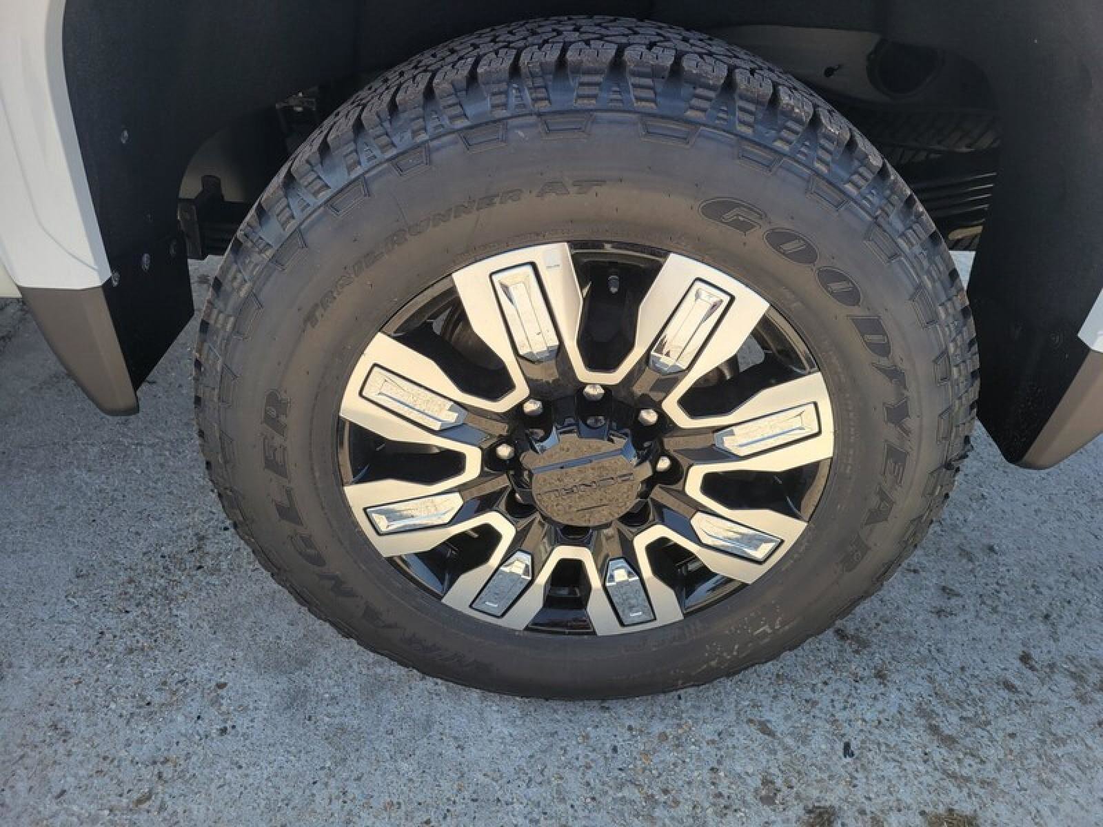 New 2026 GMC Sierra 2500 Denali w/ Denali Reserve Package image 8