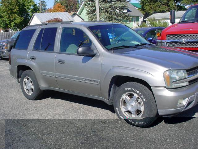 Used 2002 Chevrolet TrailBlazer LT w/ Driver Convenience Pkg RWD image 1