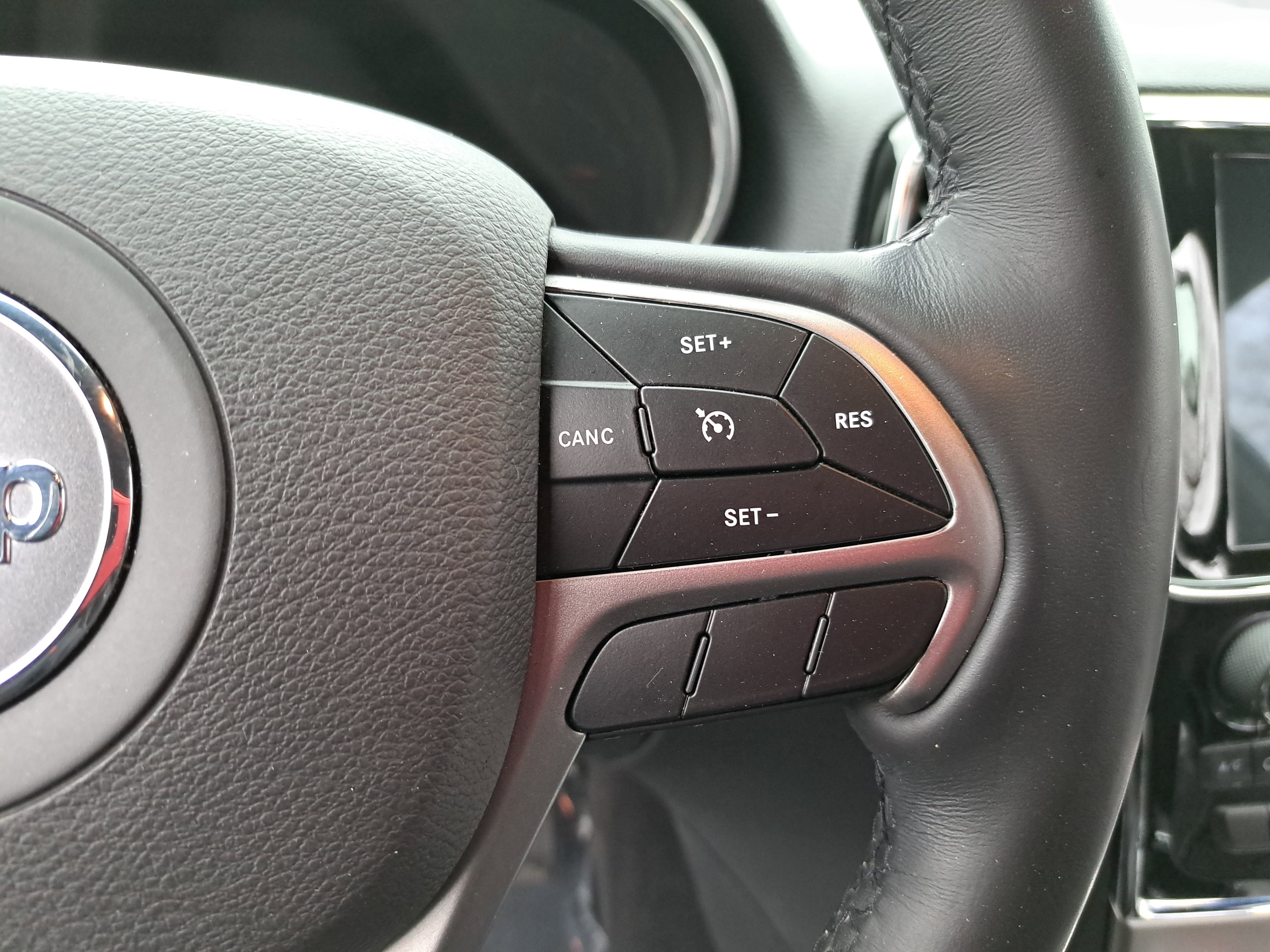 Used 2022 Jeep Grand Cherokee Laredo X image 18