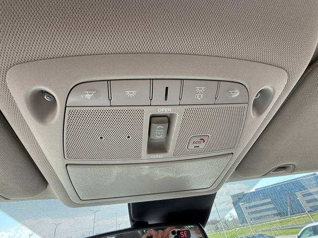 Used 2017 Nissan Rogue SL w/ SL Premium Package image 28