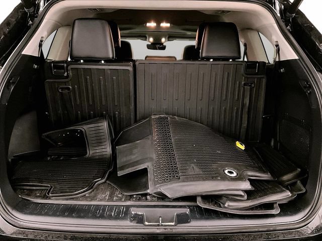 Used 2022 Toyota Highlander XLE AWD/4WD image 35