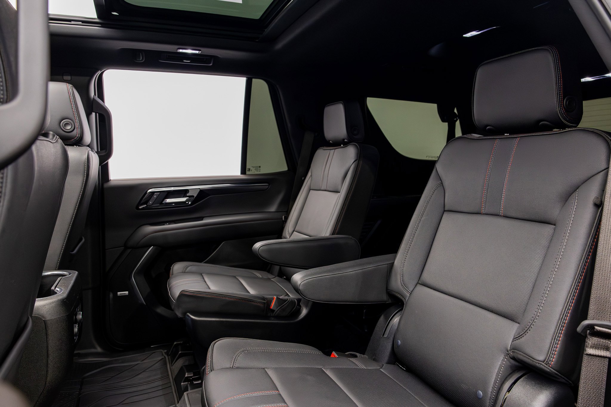Used 2025 Chevrolet Tahoe RST w/ Comfort Package AWD/4WD image 34