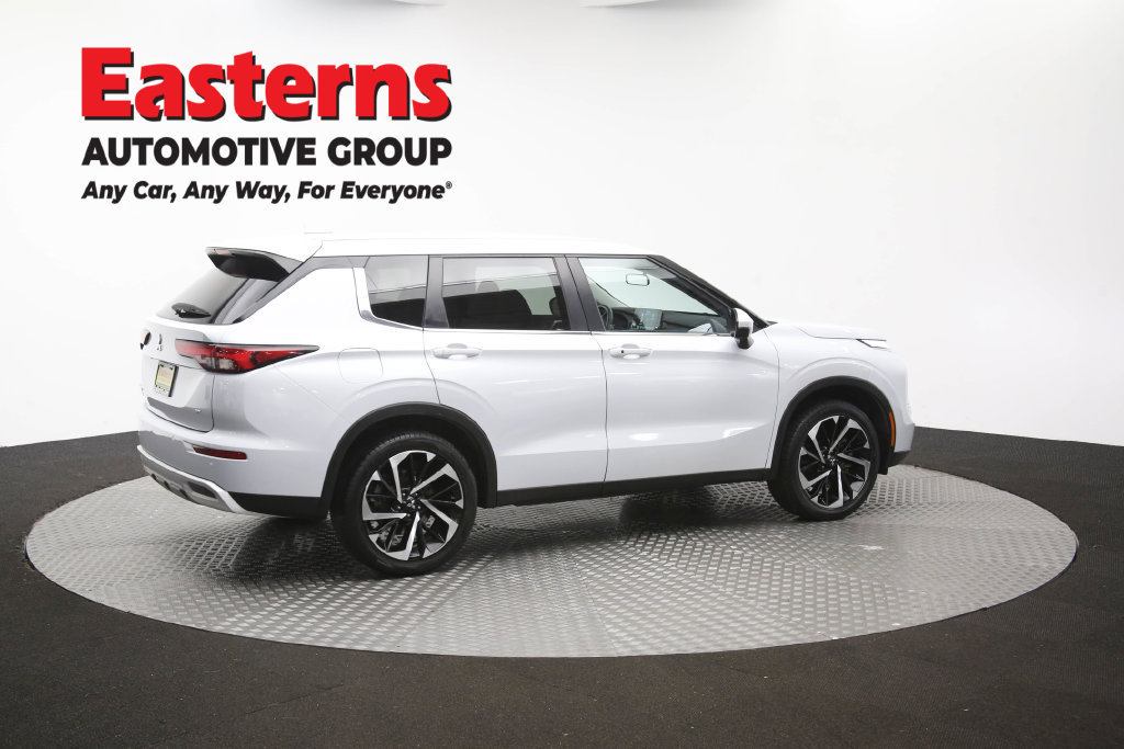 Used 2024 Mitsubishi Outlander SE AWD/4WD image 45
