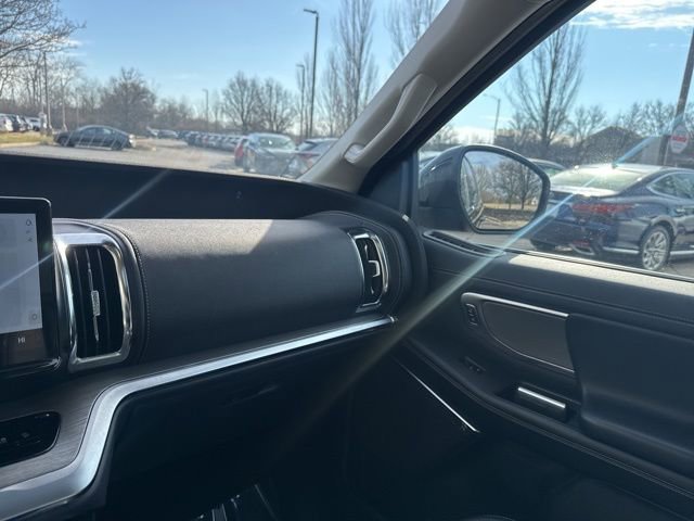 Used 2025 Ford Expedition Platinum image 30