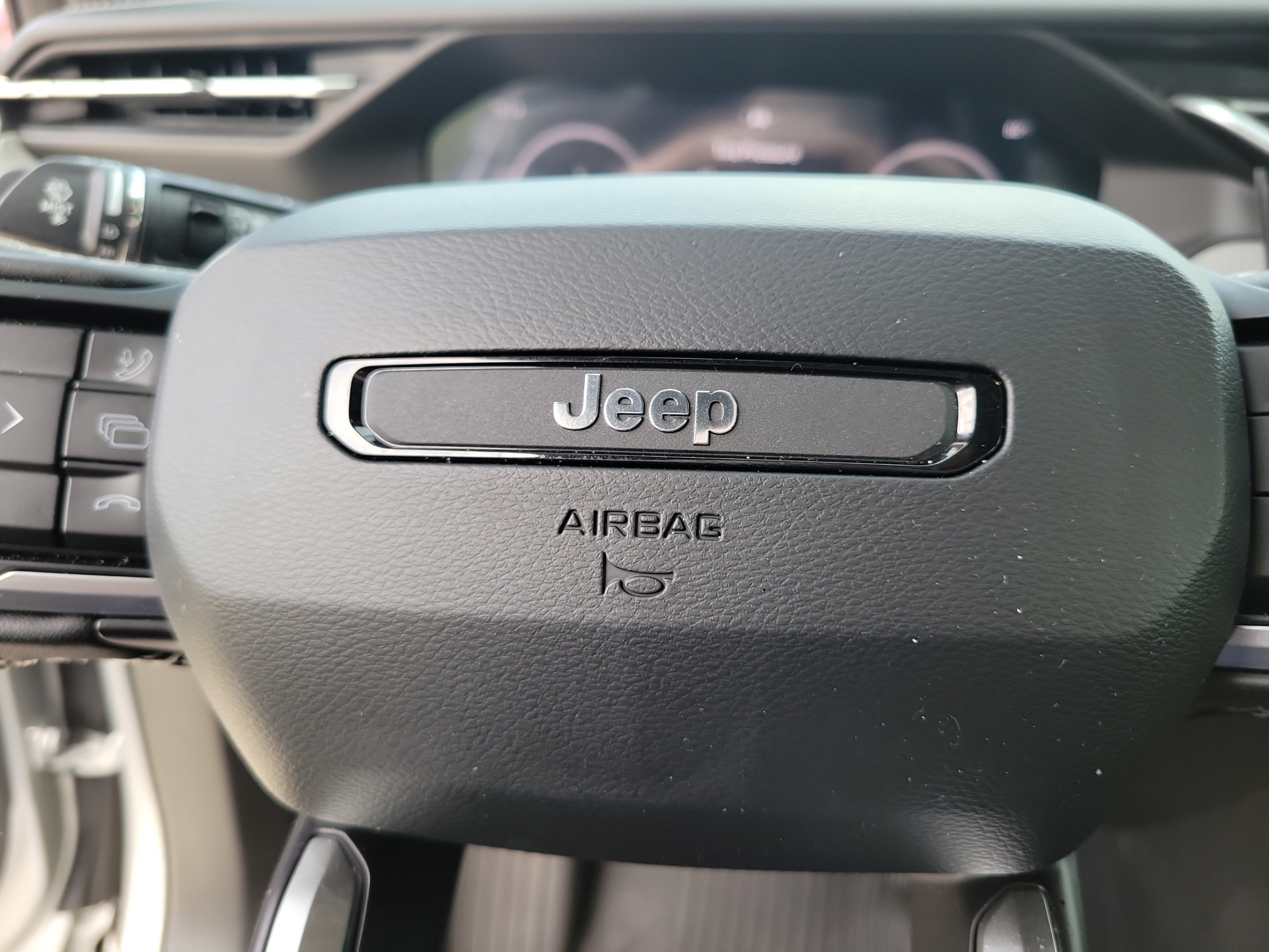 Used 2026 Jeep Cherokee Laredo AWD/4WD image 23