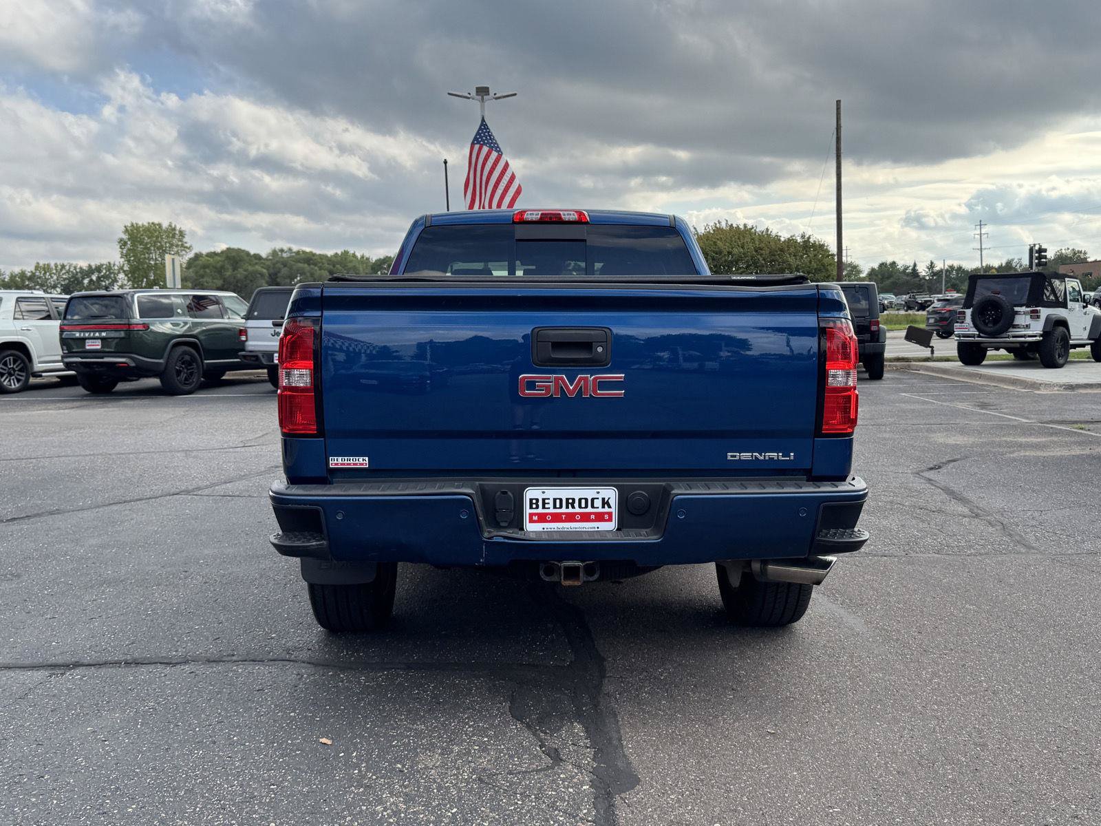 Used 2015 GMC Sierra 1500 Denali w/ Driver Alert Package AWD/4WD image 6