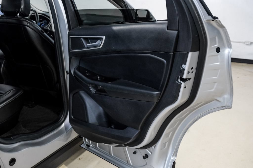 Used 2019 Ford Edge SEL w/ Equipment Group 201A FWD image 46