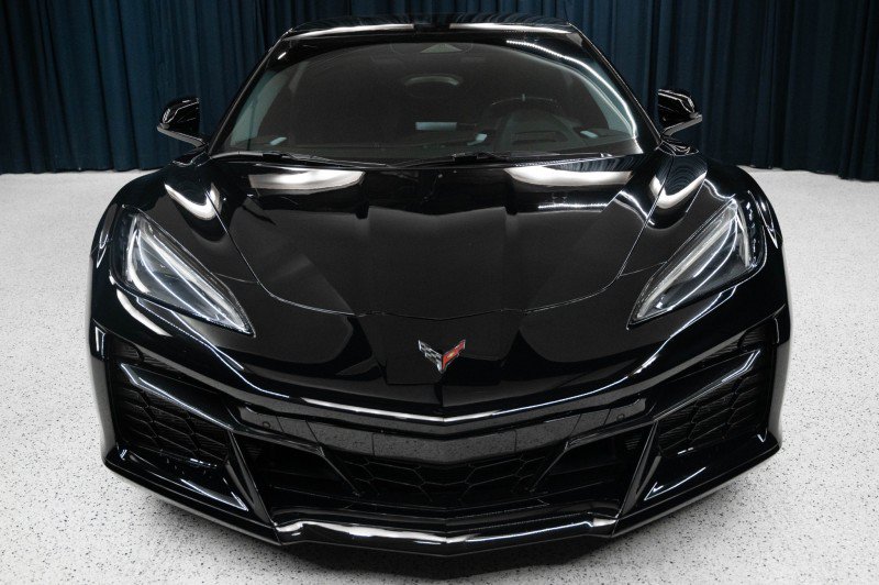 Used 2024 Chevrolet Corvette Z06 RWD image 2