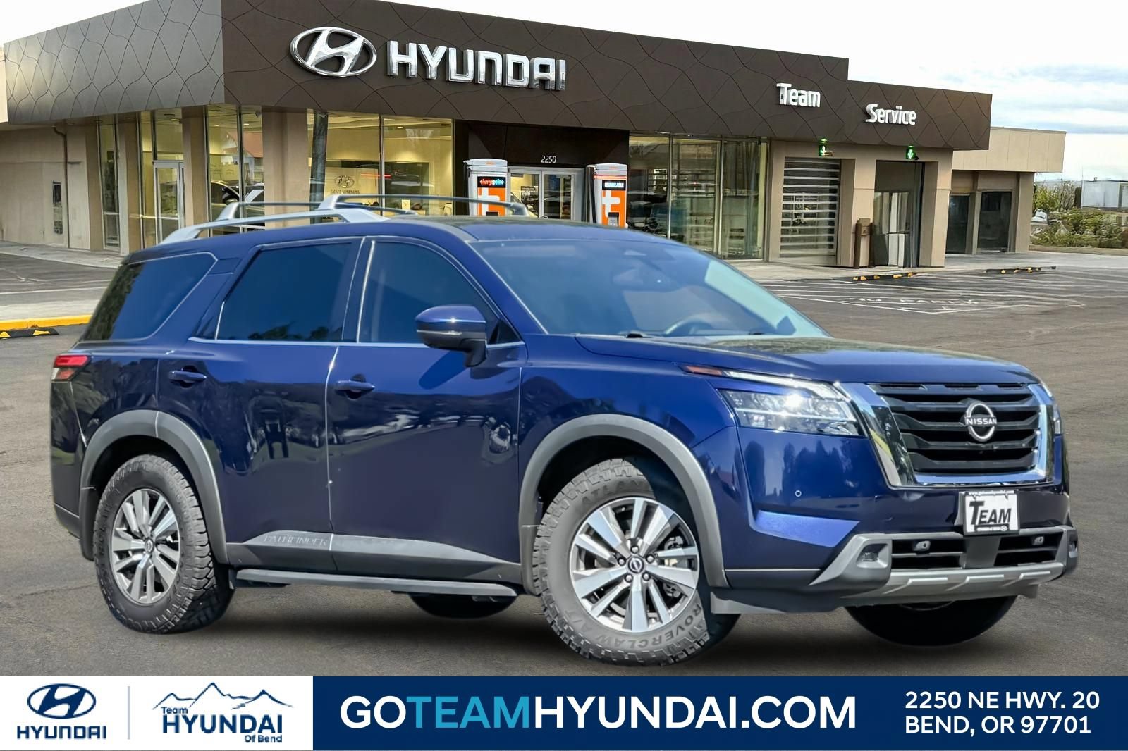 Used 2022 Nissan Pathfinder SL w/ Cargo Package