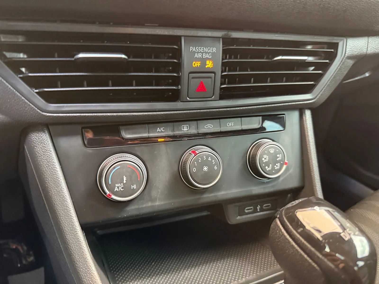Used 2022 Volkswagen Jetta Sport FWD image 33