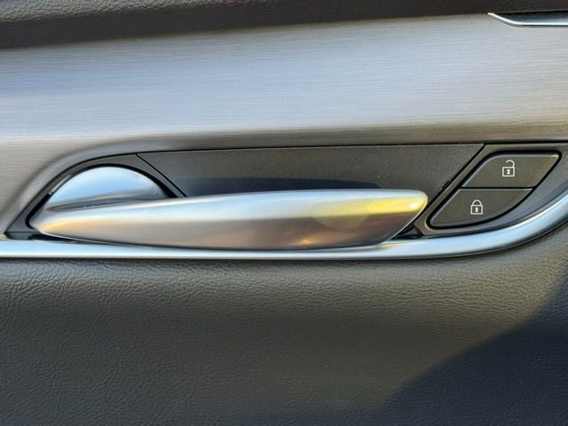 New 2025 Cadillac XT5 Luxury image 16