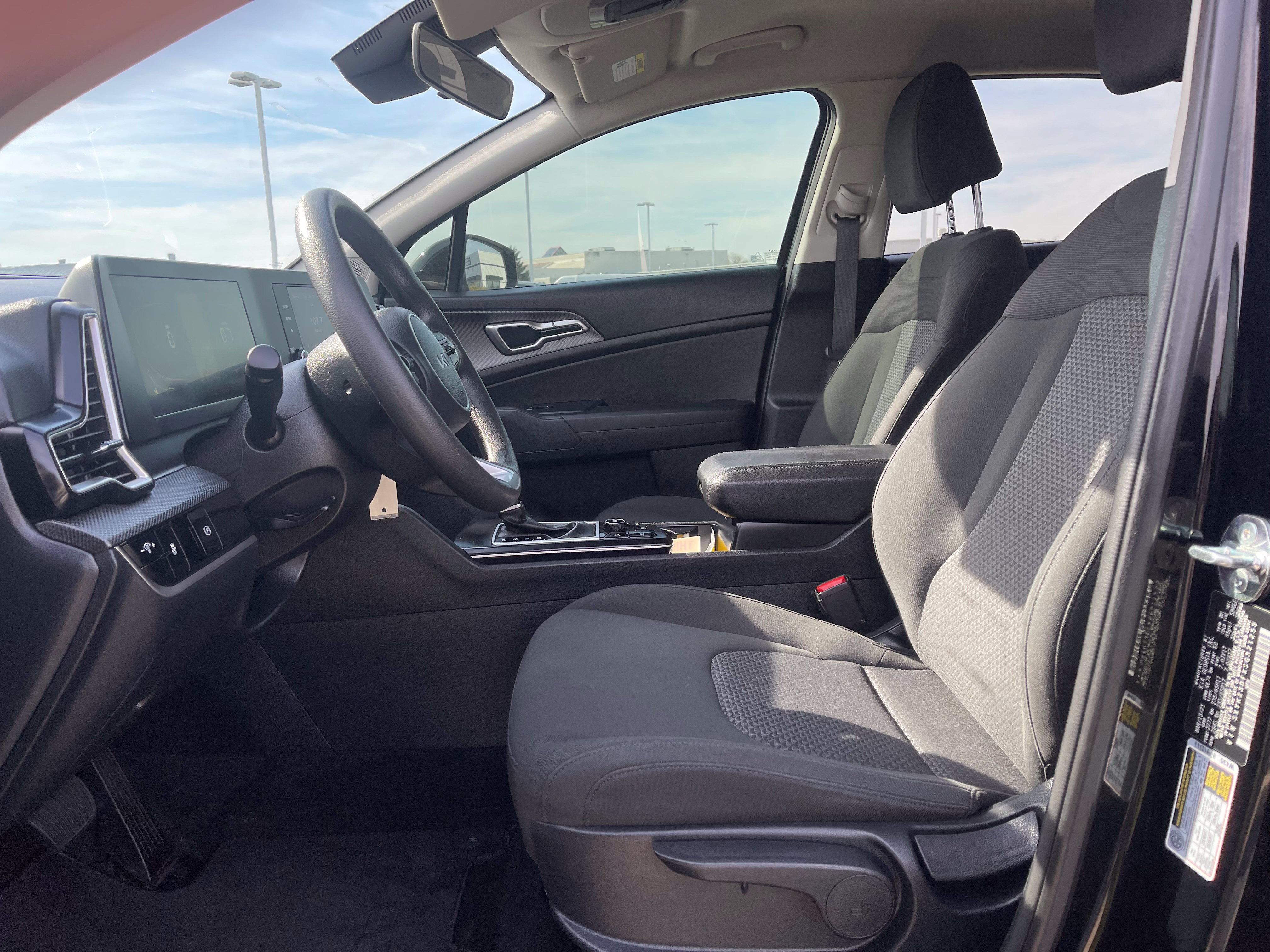 Used 2025 Kia Sportage LX FWD image 12