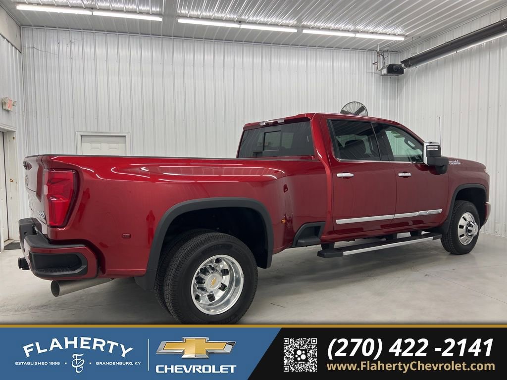 Used 2025 Chevrolet Silverado 3500 High Country w/ Technology Package image 2