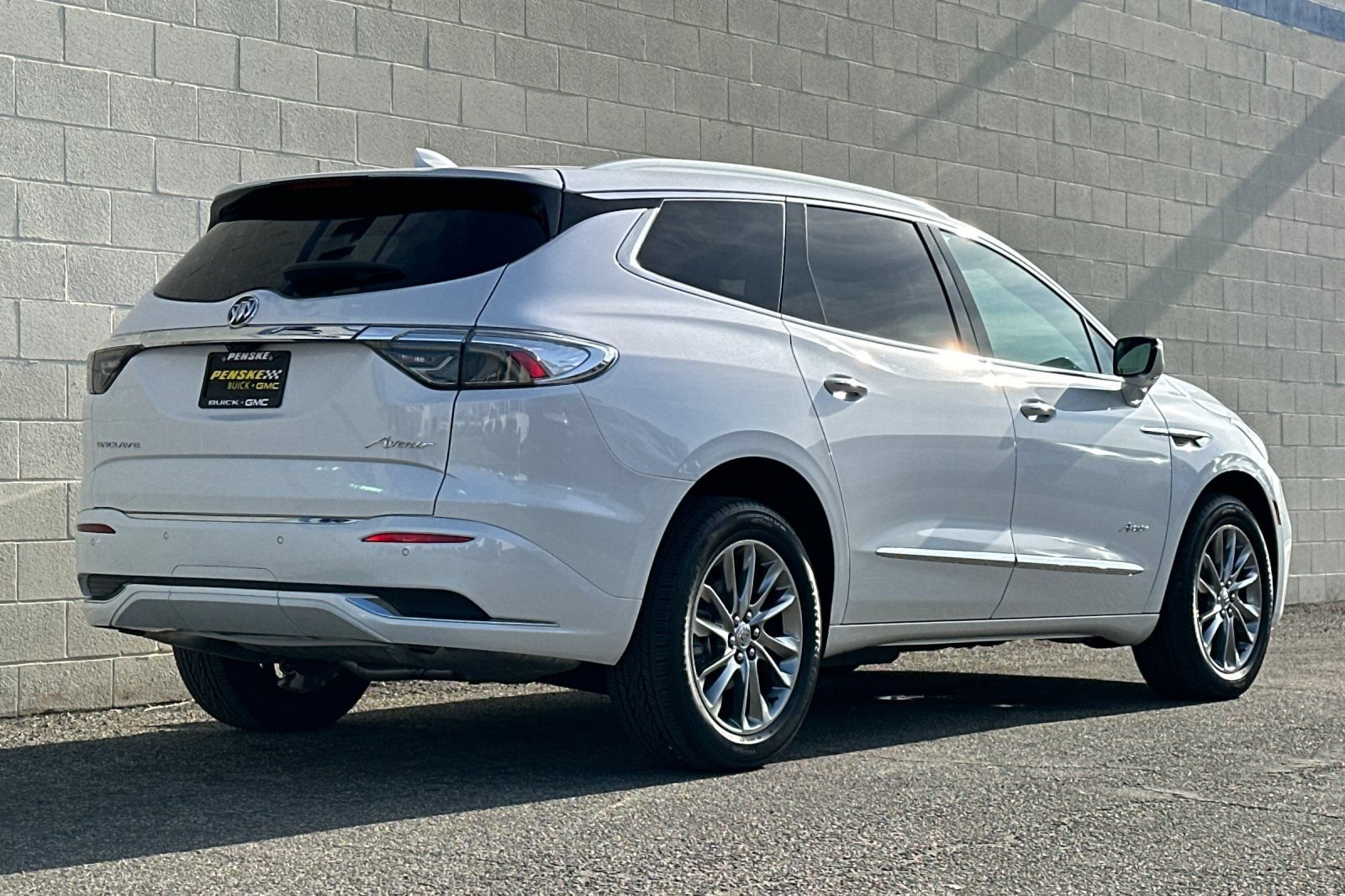 Certified 2024 Buick Enclave Avenir FWD image 4