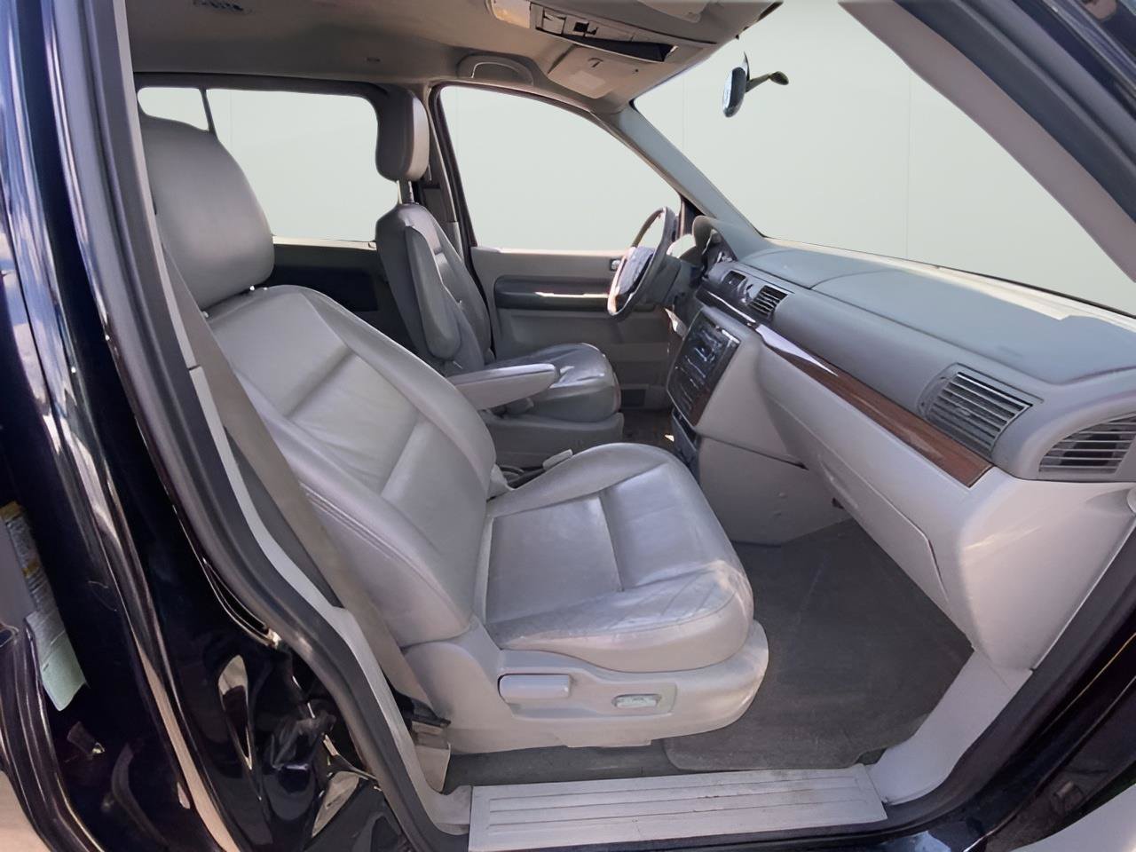 Used 2004 Ford Freestar Limited FWD image 8
