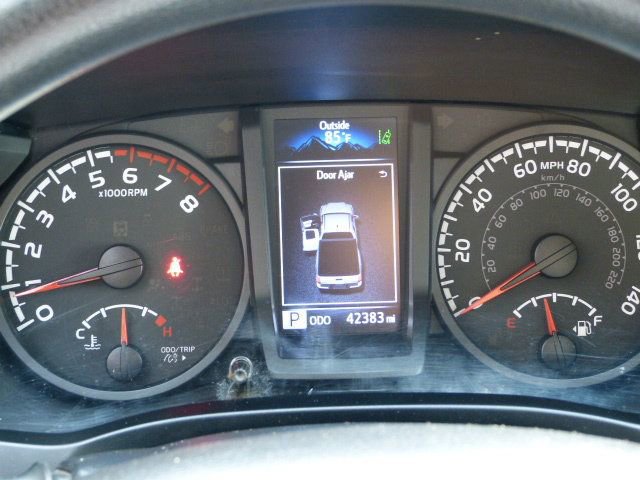 Used 2022 Toyota Tacoma SR image 38