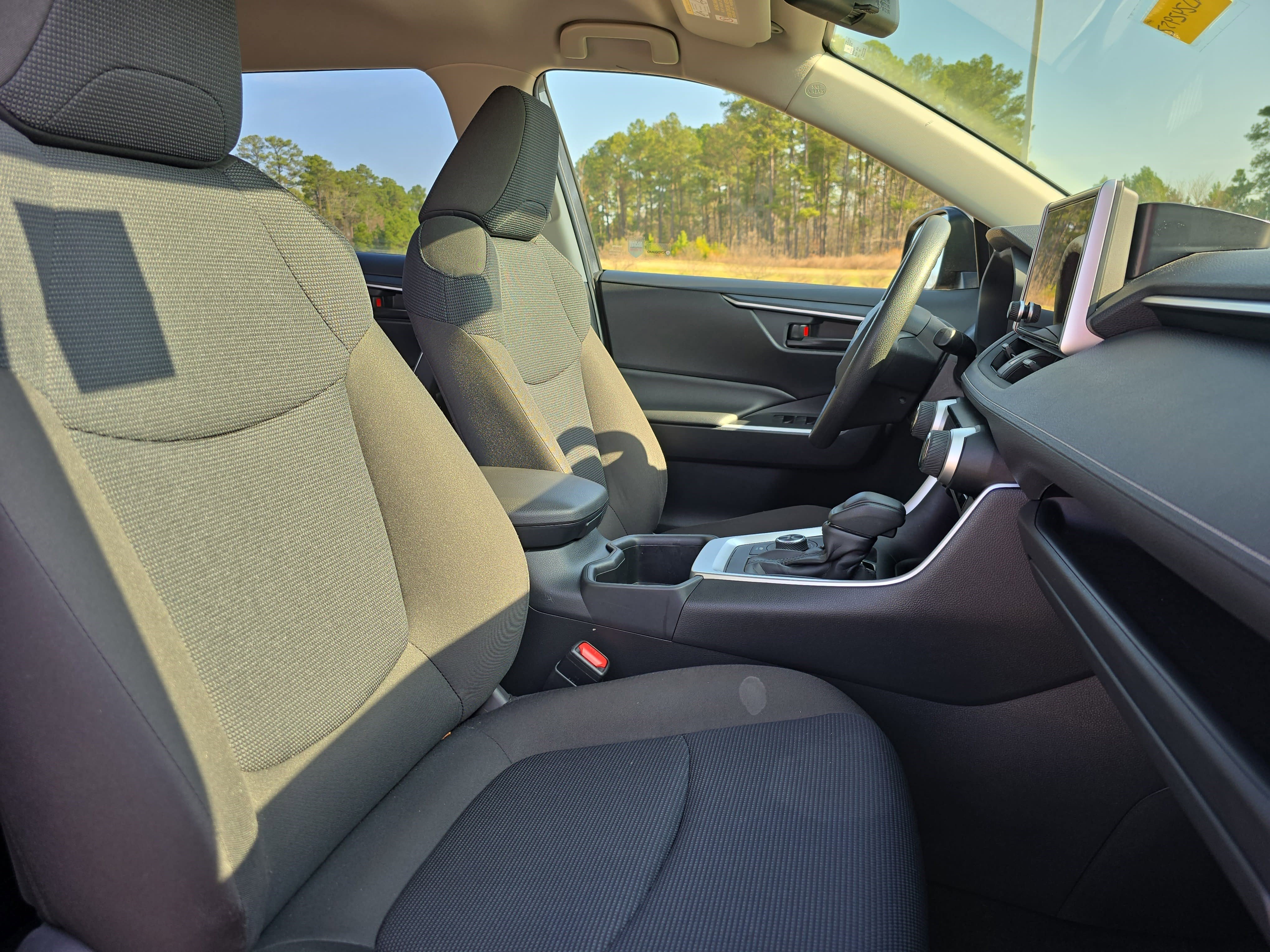 Used 2024 Toyota RAV4 LE image 10