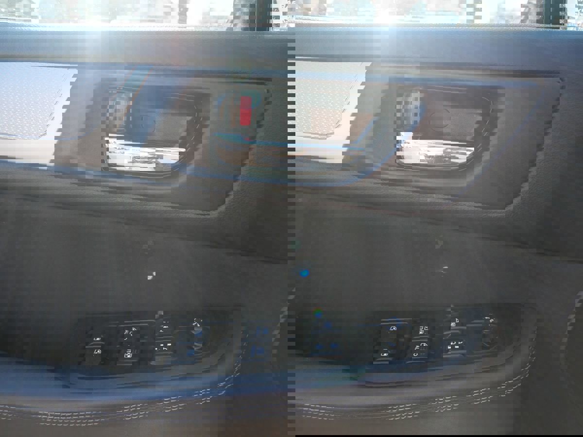 Used 2017 Subaru Legacy 2.5i Premium w/ Moonroof Package image 14