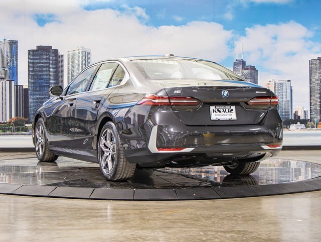 Used 2026 BMW i5 eDrive40 image 9