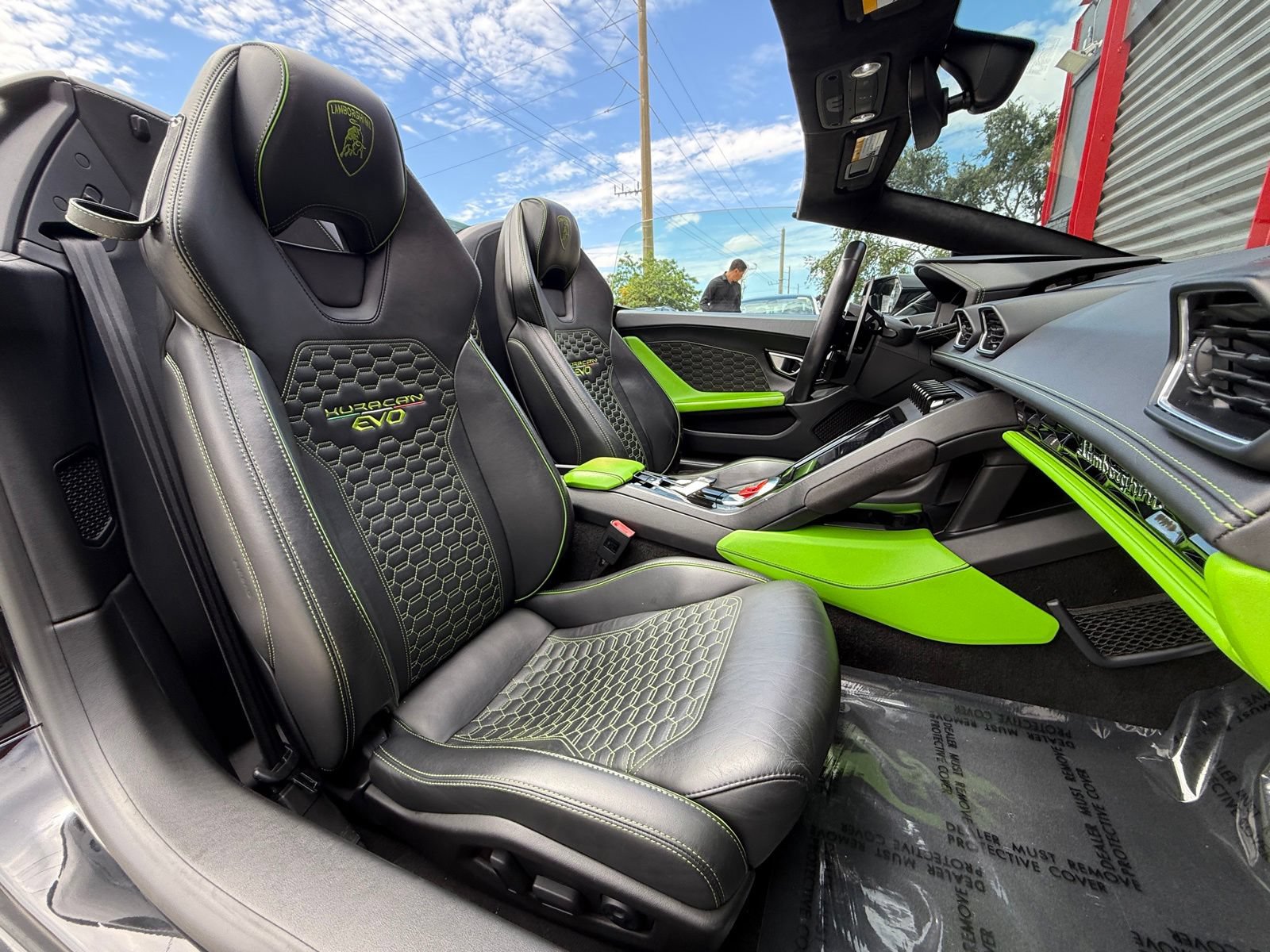 Used 2021 Lamborghini Huracan EVO RWD image 24