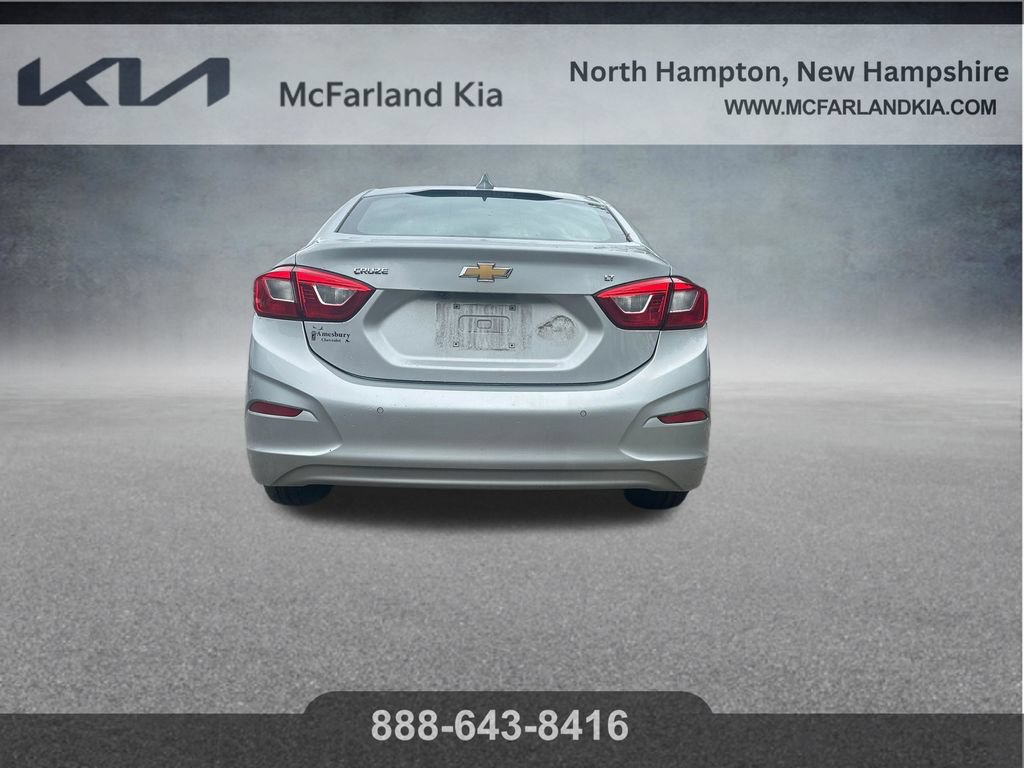Used 2019 Chevrolet Cruze LT w/ Convenience Package FWD image 5