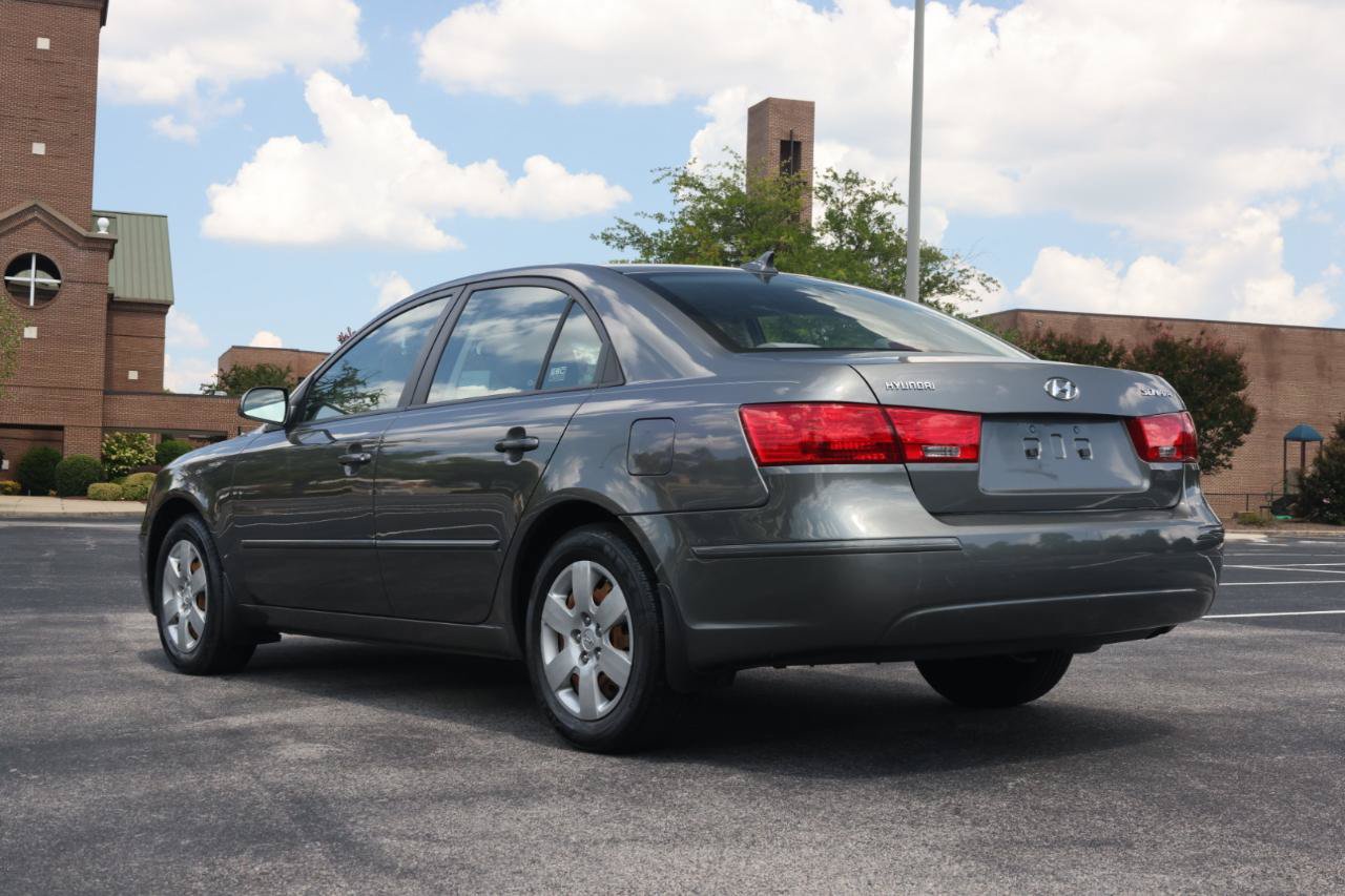 Used 2010 Hyundai Sonata GLS FWD image 3