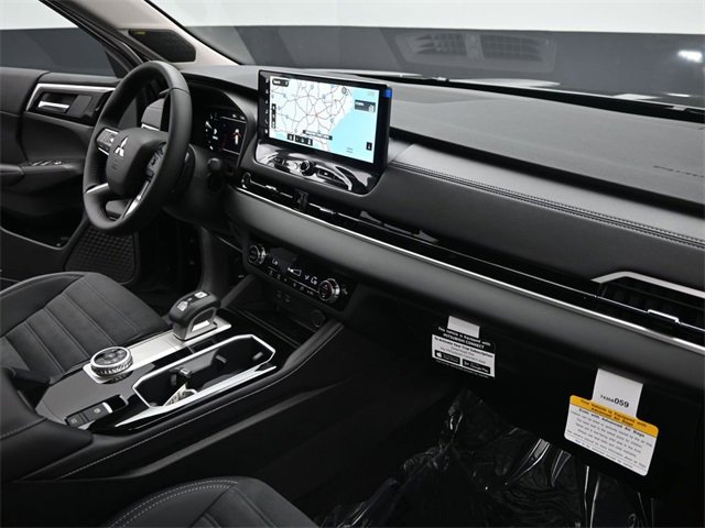 New 2025 Mitsubishi Outlander SE image 18