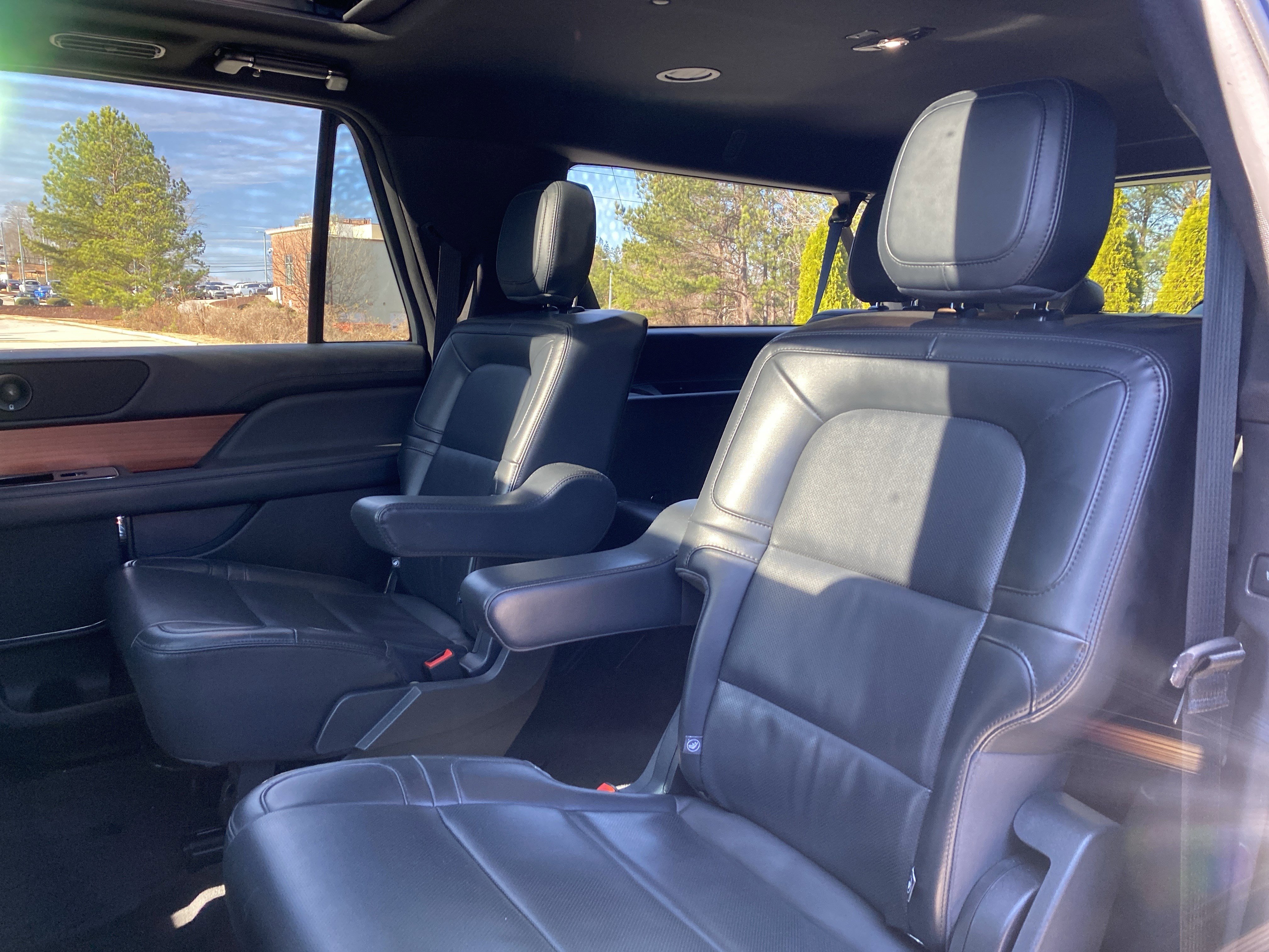 Used 2024 Lincoln Navigator L 4WD image 8