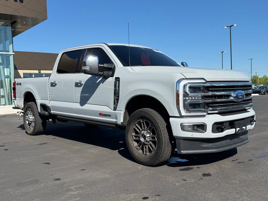 Used 2025 Ford F250 Platinum w/ Platinum Plus Package image 3